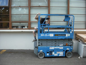 Nora and the FUN sissorlift